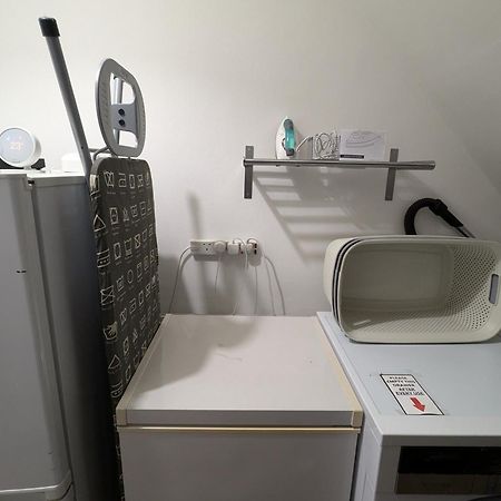 R3 - Cozy Small Double - City & Beach Access, Wifi, Free Parking - Self Catering Swansea Kültér fotó